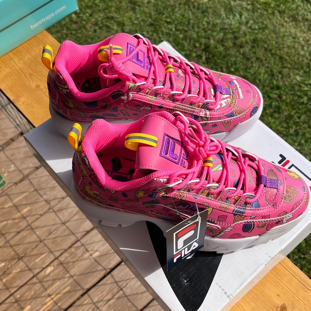 DISRUPTOR II PREMIUM
FILA
GIRLS SHOES SIZE 7
